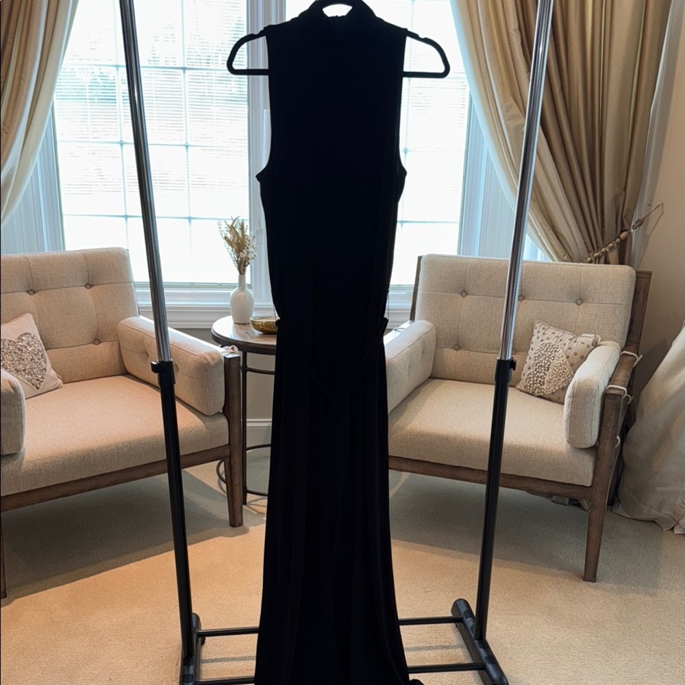 Elegant Black Sleeveless Dress